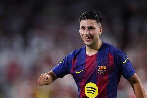 迷弟一枚！巴德吉：偶像是梅西，看第一位踢球的巴萨球员也是梅西