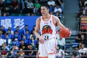 直播吧：辽宁和姜宇星达成一份2+1的C类合同 其中+1是球员选项