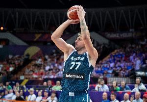 媒体人：以本届斯洛文尼亚配置小组出线已算合格 东契奇天神下凡