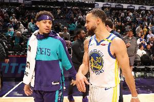 赛斯：我不单能投三分&中距离和运球后进攻都不错 我有时被低估了