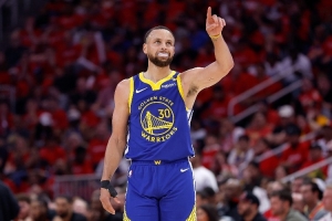 为库里赢在当下！勇士放弃双时间线 所有运作皆围绕这位传奇展开