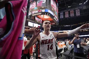 进最佳阵最高可续5年3.8亿！希罗今年未提前续约 明年可重启谈判