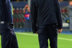 又帅又能打！穿上休闲装的贝林厄姆拥有顶级男模的颜值和气质