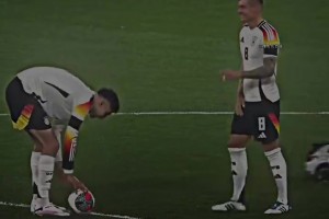 开赛前有利物浦球迷社媒称赞维尔茨：我们签下了什么神仙🫠