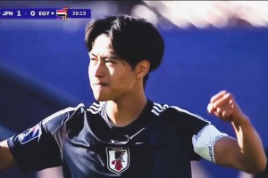 人才辈出！日本U20队长绝对是颗潜力新星，球风实在太稳健😤