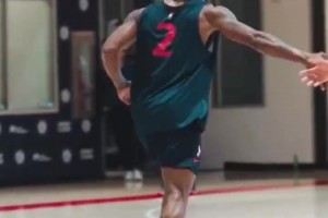 告别场外纠纷！小卡训练中一记漂亮的后仰中投稳稳命中