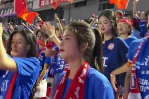 江西表妹！赣超上的美女球迷跳舞助威🤩