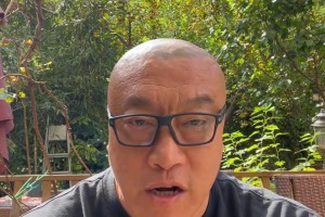 马健：别看只拿了3分，39岁的霍福德能量比27岁的艾顿还大！