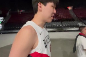 第一次穿球衣进开拓者主场啥感觉？杨瀚森：挺凉快的🤣🤣🤣