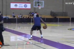 重剑无锋！一起来看小卡的控球训练！这大手抓球看的太爽了！