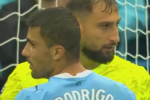 现役最好的门将之一！网友：就是你小子给了瓜瓜蹲坑的勇气？